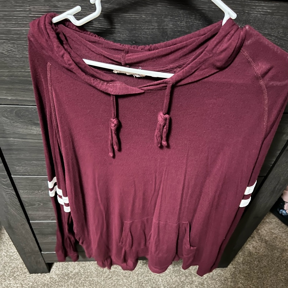 Like new shirt/hoodie